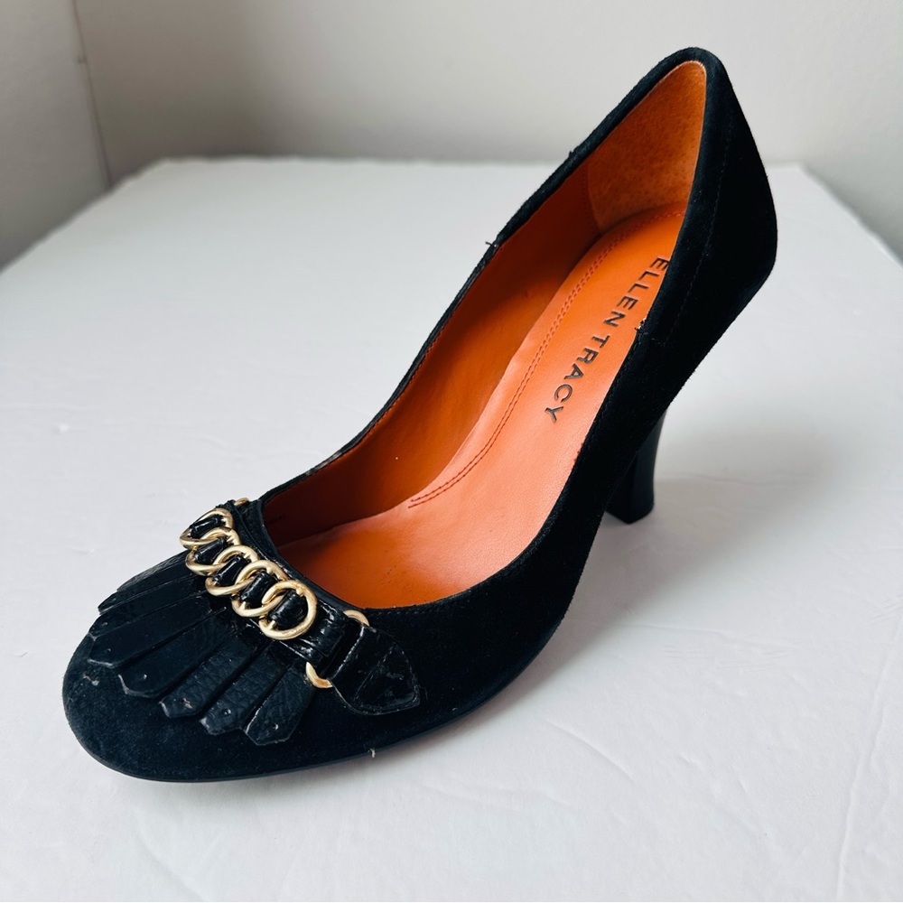 Ellen Tracy Black Heels with Gold Toe Decoration and Medium Height